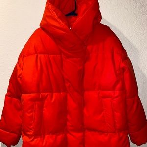 Only wore a few times, it’s a very cute puffer coat.